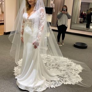 Wedding dress - Brand New with Tags